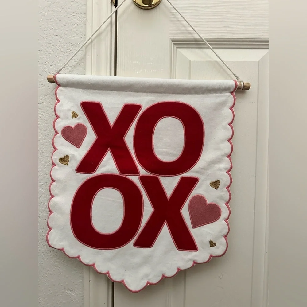 Threshold XOXO Valentines Day Hanging sign